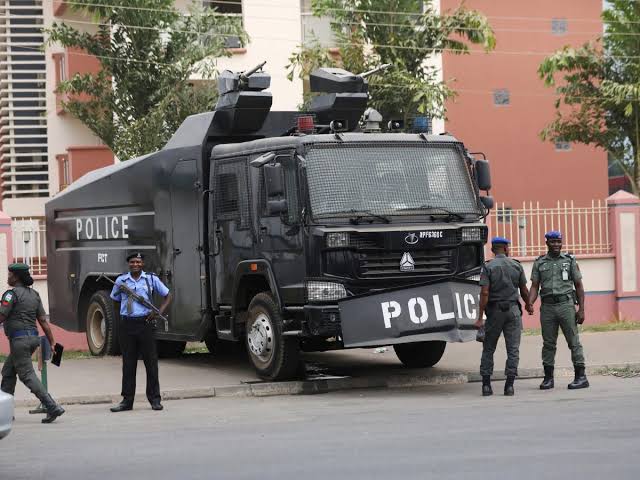 Police Officers can Break out of any House /Place in Nigeria